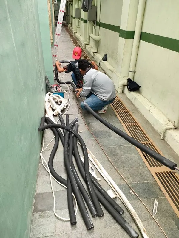 Isi freon AC